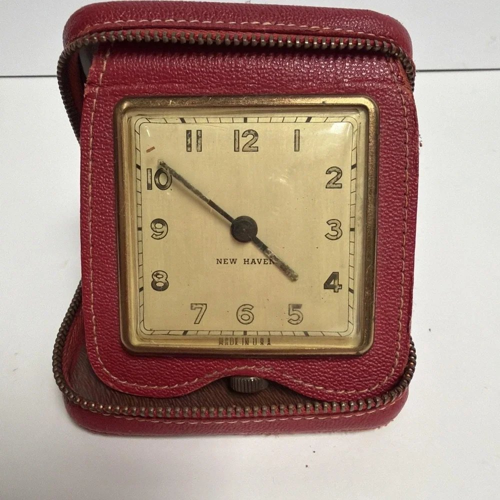 Vintage New Haven Art‎ Deco Traveling Clock Folding Wind Up Works